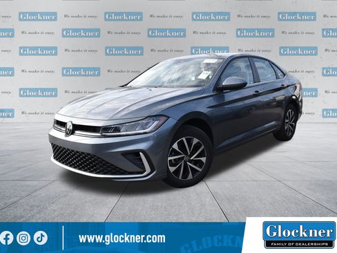 Used 2025 Volkswagen Jetta Sport image 1