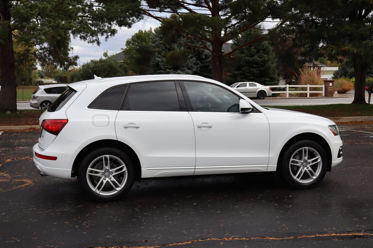 Used 2016 Audi Q5 2.0T Premium Plus w/ Technology Package AWD/4WD image 4