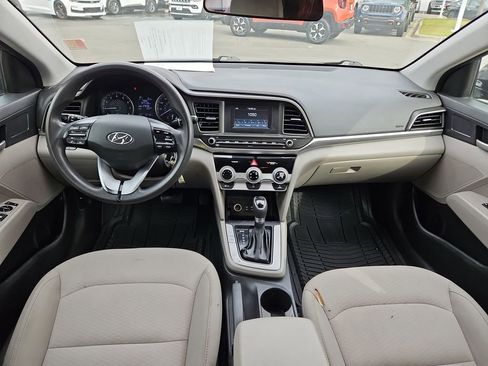 Used 2019 Hyundai Elantra SE FWD image 9