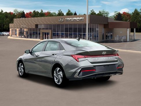 New 2026 Hyundai Elantra Limited FWD image 5