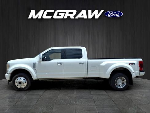 Used 2020 Ford F450 Platinum w/ FX4 Off-Road Package AWD/4WD image 3