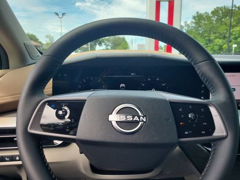 Certified 2025 Nissan Murano Platinum AWD/4WD image 18