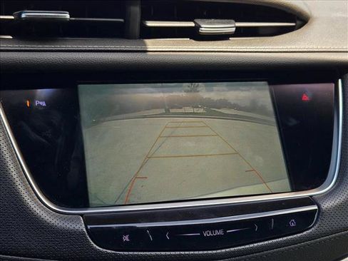 Used 2018 Cadillac XT5 FWD image 12