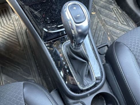 Used 2022 Buick Encore Preferred w/ Safety Package AWD/4WD image 22