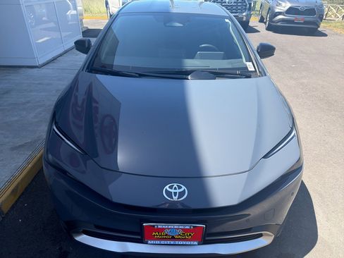 New 2026 Toyota Prius Plug-In Hybrid FWD image 5