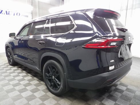 Used 2025 Toyota Grand Highlander AWD image 5