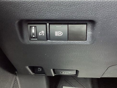 Used 2025 Toyota RAV4 XLE image 21