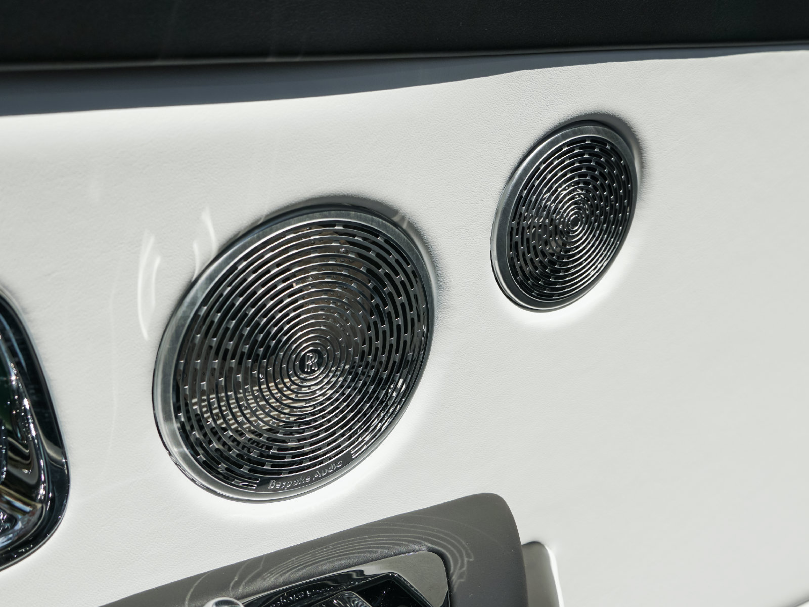 Certified 2024 Rolls-Royce Cullinan w/ Cullinan Package AWD/4WD image 32