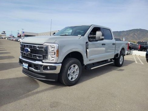 New 2026 Ford F250 XLT w/ FX4 Off-Road Package AWD/4WD image 2