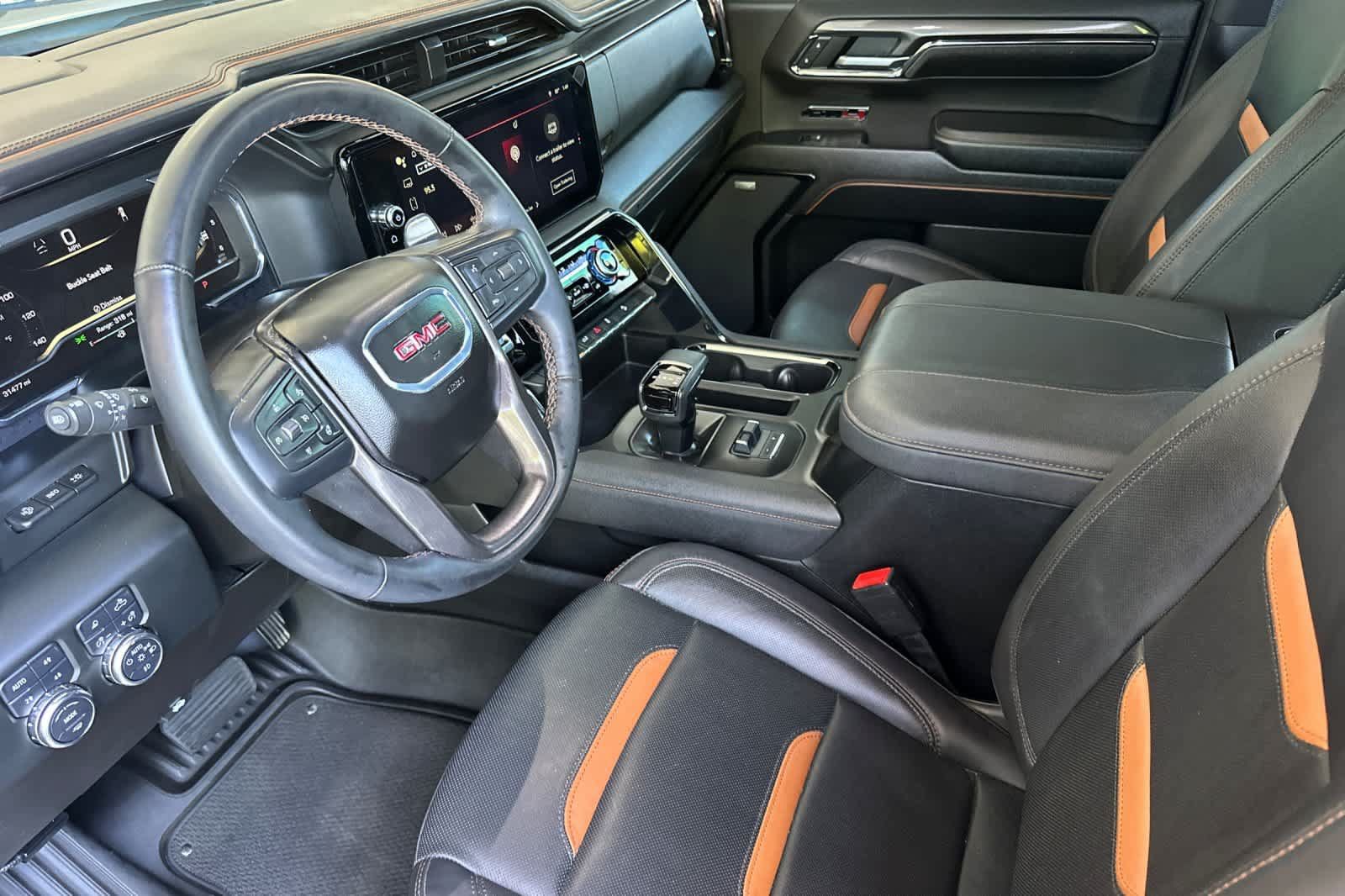 Used 2024 GMC Sierra 1500 AT4 w/ Technology Package AWD/4WD image 11