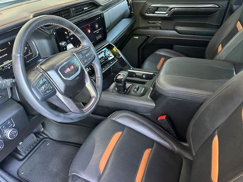 Used 2024 GMC Sierra 1500 AT4 w/ Technology Package AWD/4WD image 11