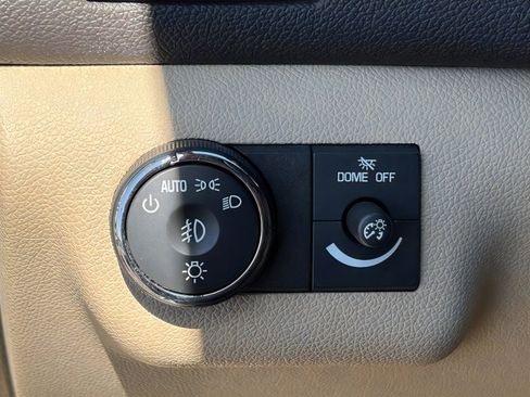 Used 2009 Buick Enclave CXL w/ Entertainment Package #4 FWD image 21
