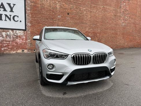 Used 2018 BMW X1 xDrive28i w/ Premium Package AWD/4WD image 2