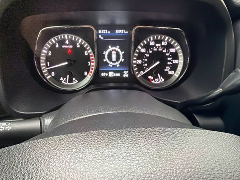 Used 2019 Nissan Titan SL w/ Midnight Edition AWD/4WD image 33