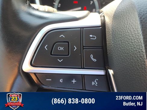 Used 2021 Toyota Highlander XLE AWD/4WD image 13