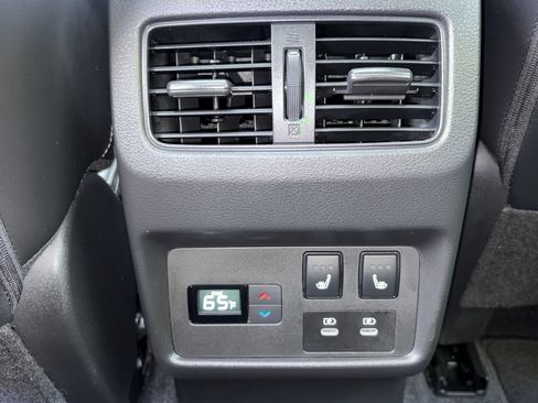 Used 2024 Nissan Rogue Platinum w/ Platinum Premium Package FWD image 19