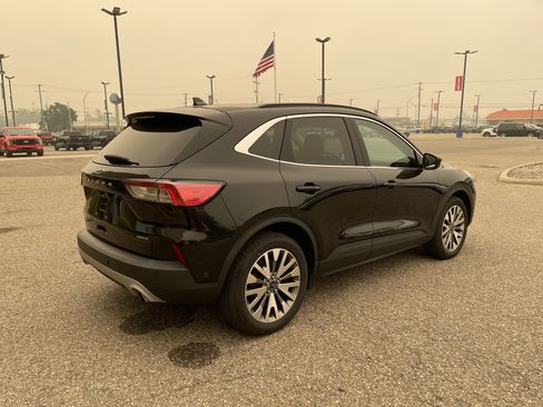Used 2021 Ford Escape Titanium AWD/4WD image 4