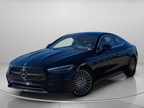 Certified 2026 Mercedes-Benz CLE 300 4MATIC Coupe image 2