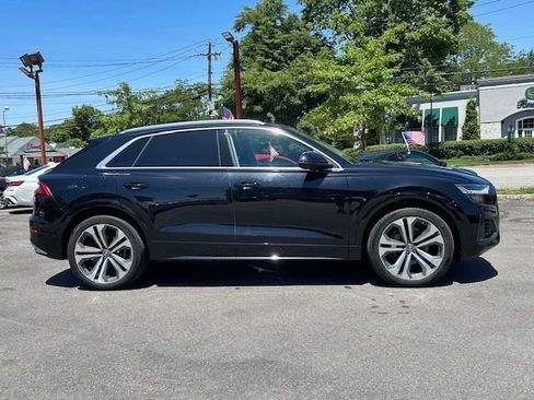 Used 2019 Audi Q8 Prestige w/ Luxury Package AWD/4WD image 4