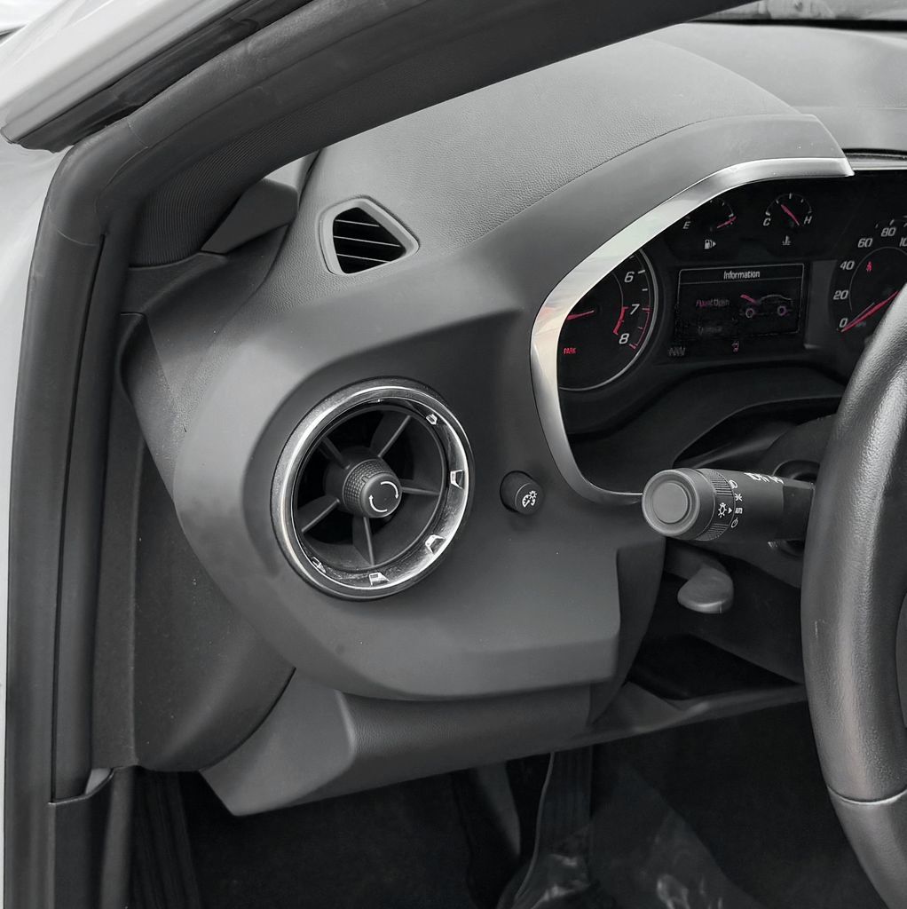 Used 2021 Chevrolet Camaro LT w/ Redline Edition RWD image 13