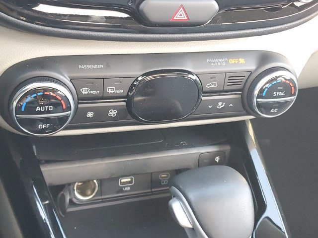 Certified 2024 Kia Soul EX FWD image 28
