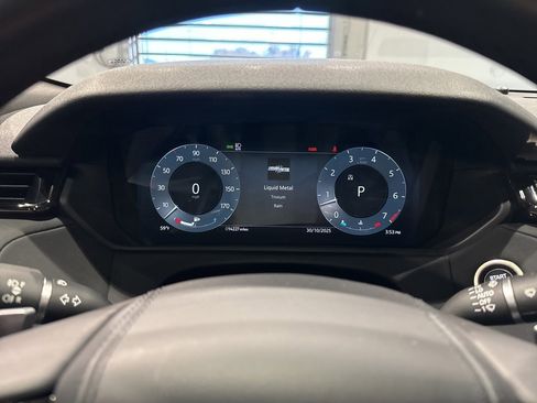 Used 2024 Land Rover Range Rover Velar Dynamic SE image 22