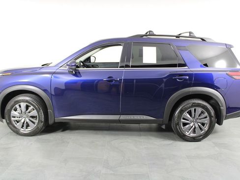 Used 2024 Nissan Pathfinder SV w/ Black Appearance Package FWD image 8