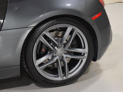 Used 2014 Audi R8 V8 w/ Convenience Package image 7