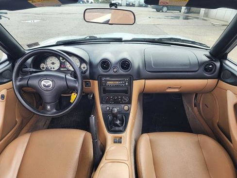 Used 2001 MAZDA MX-5 Miata RWD image 14