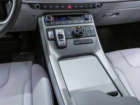 Certified 2025 Hyundai Palisade SEL AWD/4WD image 19