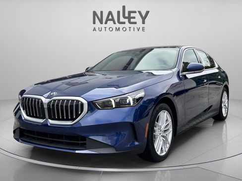 Used 2025 BMW 530i xDrive w/ Premium Package image 1