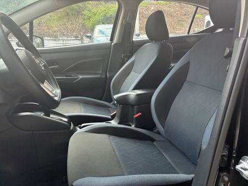 Used 2025 Nissan Versa SV FWD image 35