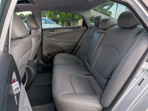 Used 2011 Hyundai Sonata SE w/ Navigation & Sunroof Pkg 4 FWD image 14