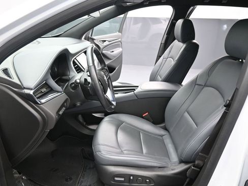 Used 2024 Buick Enclave Premium image 10