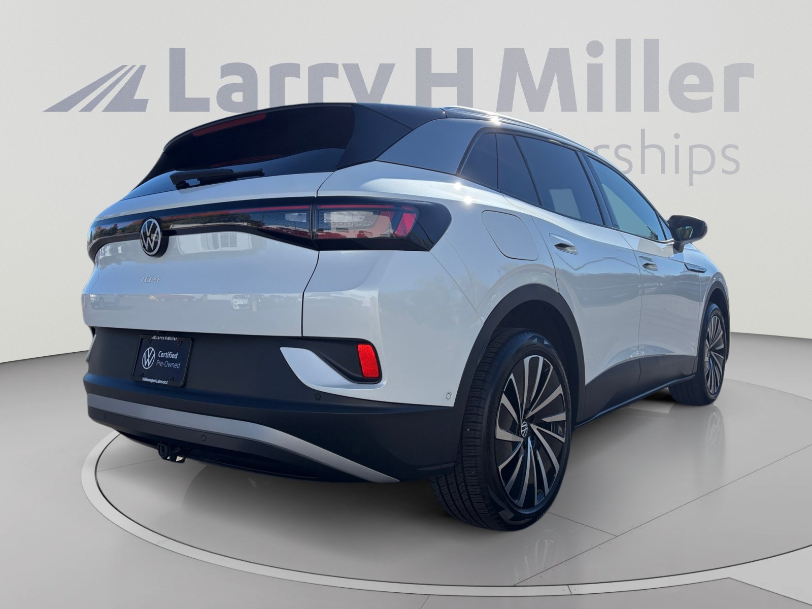 Used 2023 Volkswagen ID.4 Pro S Plus AWD/4WD image 5