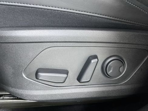 Used 2025 Kia Sorento SX image 35