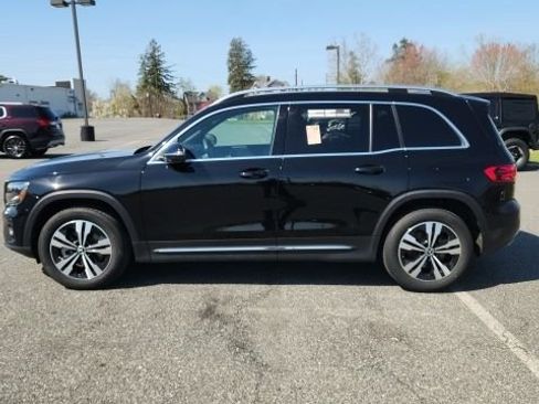 Used 2025 Mercedes-Benz GLB 250 image 4