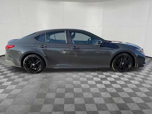 Used 2025 Toyota Camry SE FWD image 7