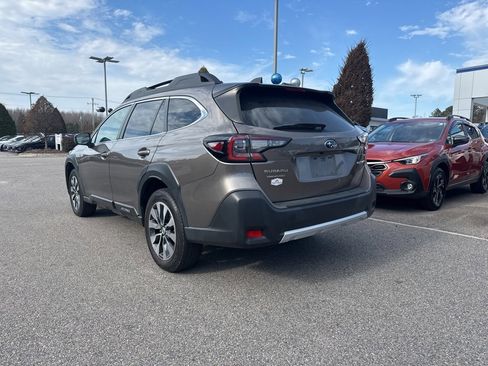 Used 2024 Subaru Outback Limited image 3