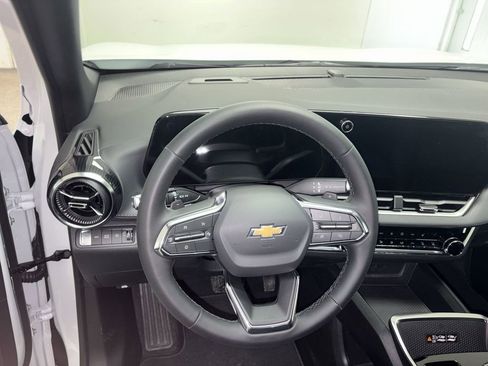New 2026 Chevrolet Equinox LT w/ Convenience Package II AWD/4WD image 13