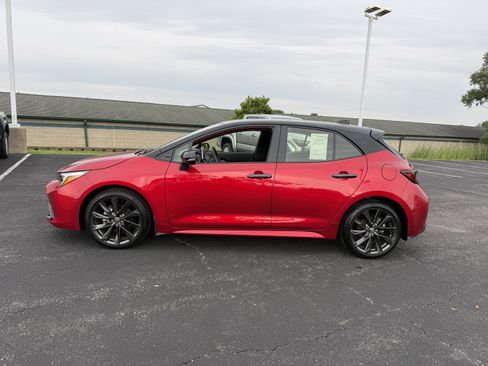 Used 2025 Toyota Corolla XSE FWD image 4