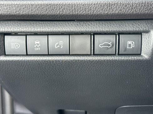 Used 2026 Toyota Camry SE image 32