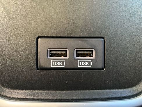 Used 2023 Chrysler 300 Touring w/ Sport Appearance Package image 17