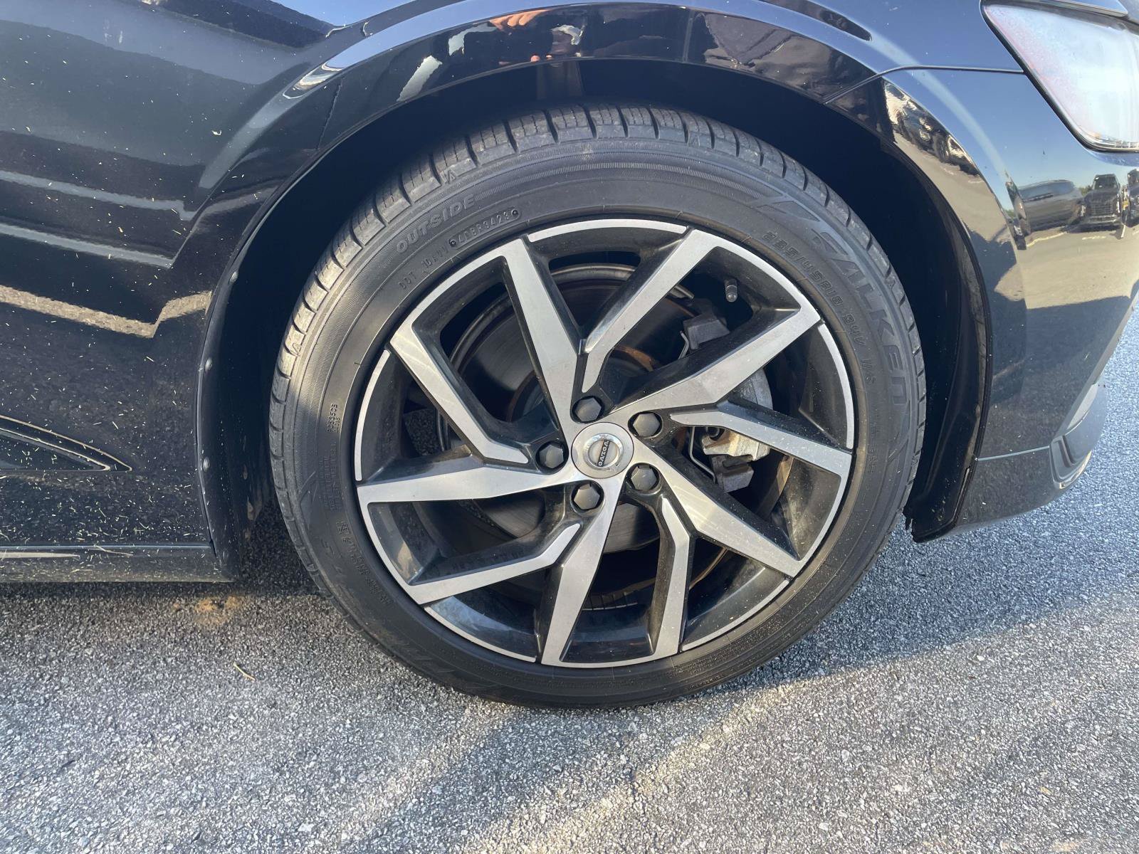Used 2020 Volvo S60 T5 Momentum FWD image 5