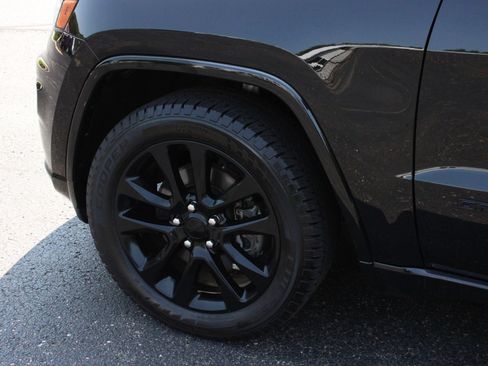Used 2021 Jeep Grand Cherokee Laredo X AWD/4WD image 10