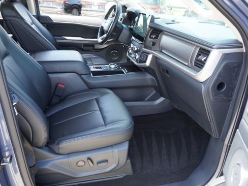 Used 2022 Ford Expedition XLT RWD image 14