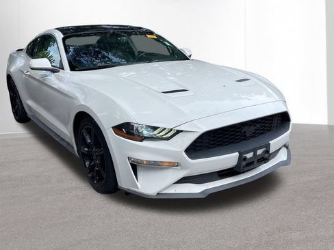 Used 2018 Ford Mustang Coupe w/ Equipment Group 101A RWD image 7