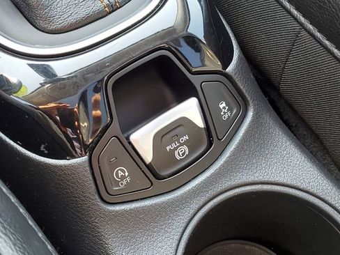 Used 2018 Jeep Compass Limited AWD/4WD image 23