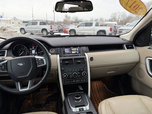 Used 2017 Land Rover Discovery Sport HSE image 15