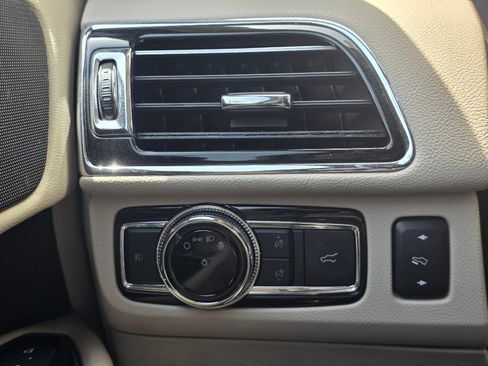 Used 2018 Lincoln Navigator L Select AWD/4WD image 32